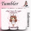 Tumbler aqui toma la mejor enfermera (1) Tumbler personalizado para enfermera con ilustración kawaii y frase Aquí toma la mejor enfermera personalizado con nombre.